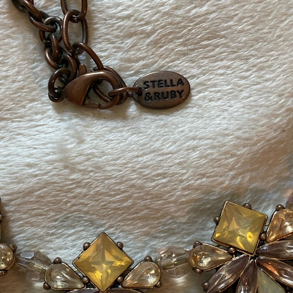 Stella & Ruby Vintage Yellow and Brown Fan Statement Necklace - Picture 2 of 5